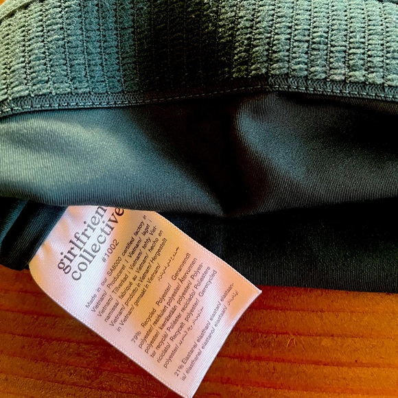 Girlfriend Collective Set Paloma Racerback Bra + High Rise Compression Leggings - Picture 9 of 15